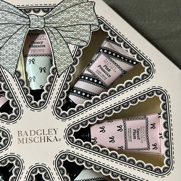 Badgley Mischka 8 pc Pamper Hand Cream Collection Gift Pack for Her - Picture 3 of 10